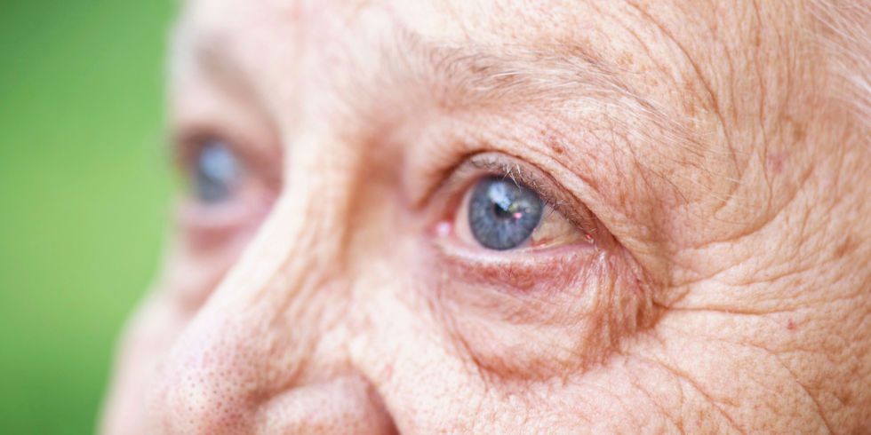Tìm hiểu về bệnh thoái hoá điểm vàng ở người cao tuổi
