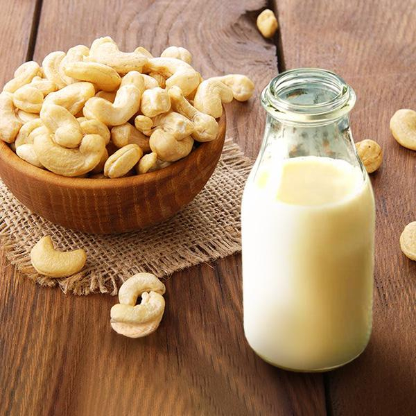 Món sữa hạt điều chứa nhiều chất dinh dưỡng cần thiết cho sự phát triển của trẻ