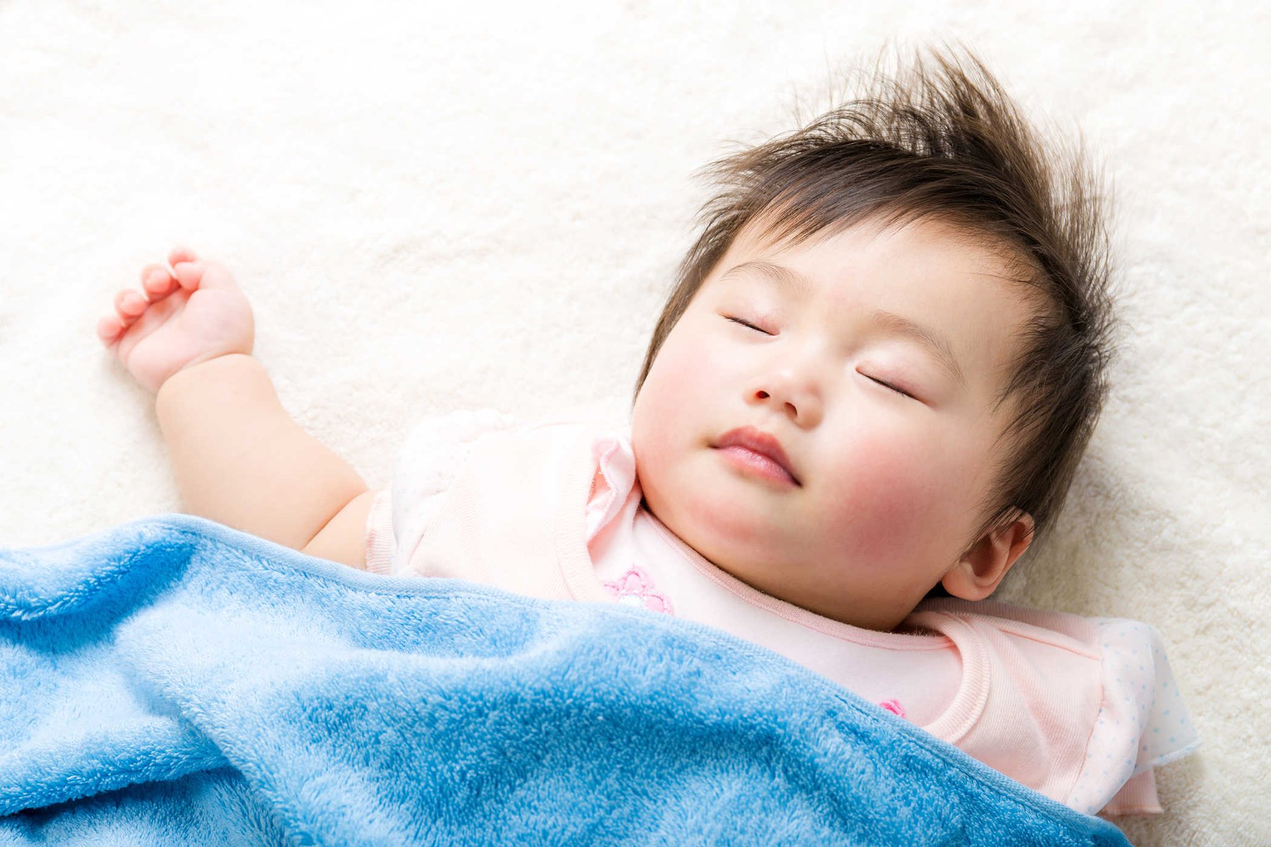 Cho trẻ ngủ riêng là việc vô cùng cần thiết giúp trẻ phát triển toàn diện
