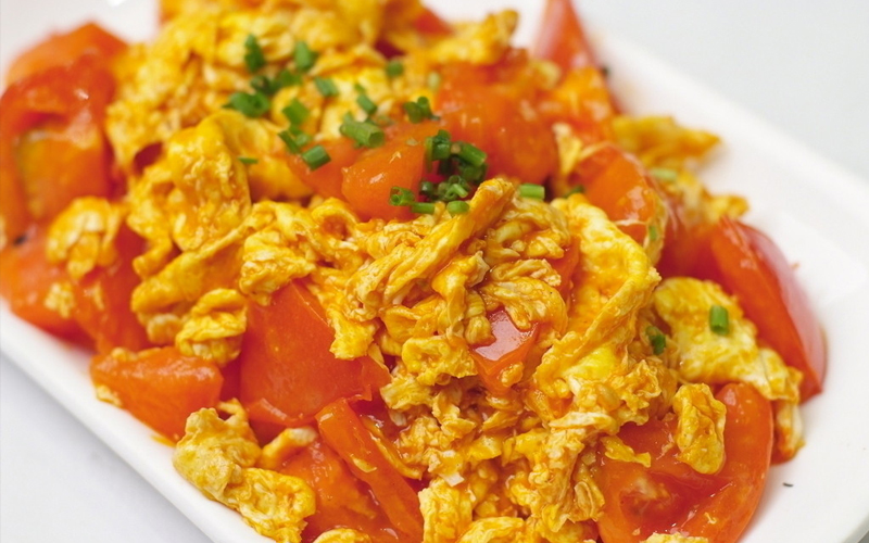 Món trứng chiên sốt cà chua và những công dụng bất ngờ với sức khỏe cả gia đình